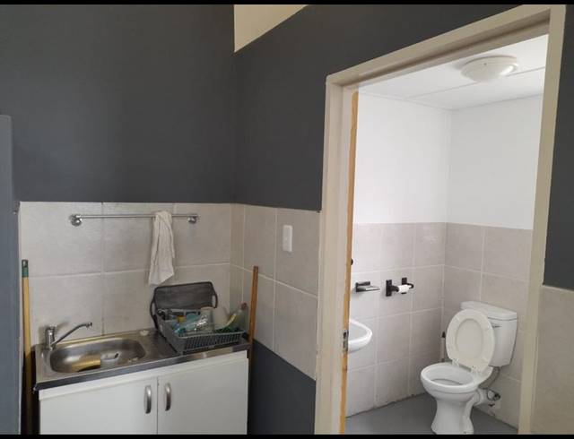 BUSINESS PROPERTY TO RENT IN FAIRVIEW
